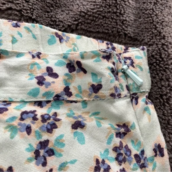 Kimchi Blue - SMALL- A-Line Skirt with Floral Pattern Urban Outfitters Zip Rayon - Picture 5 of 9